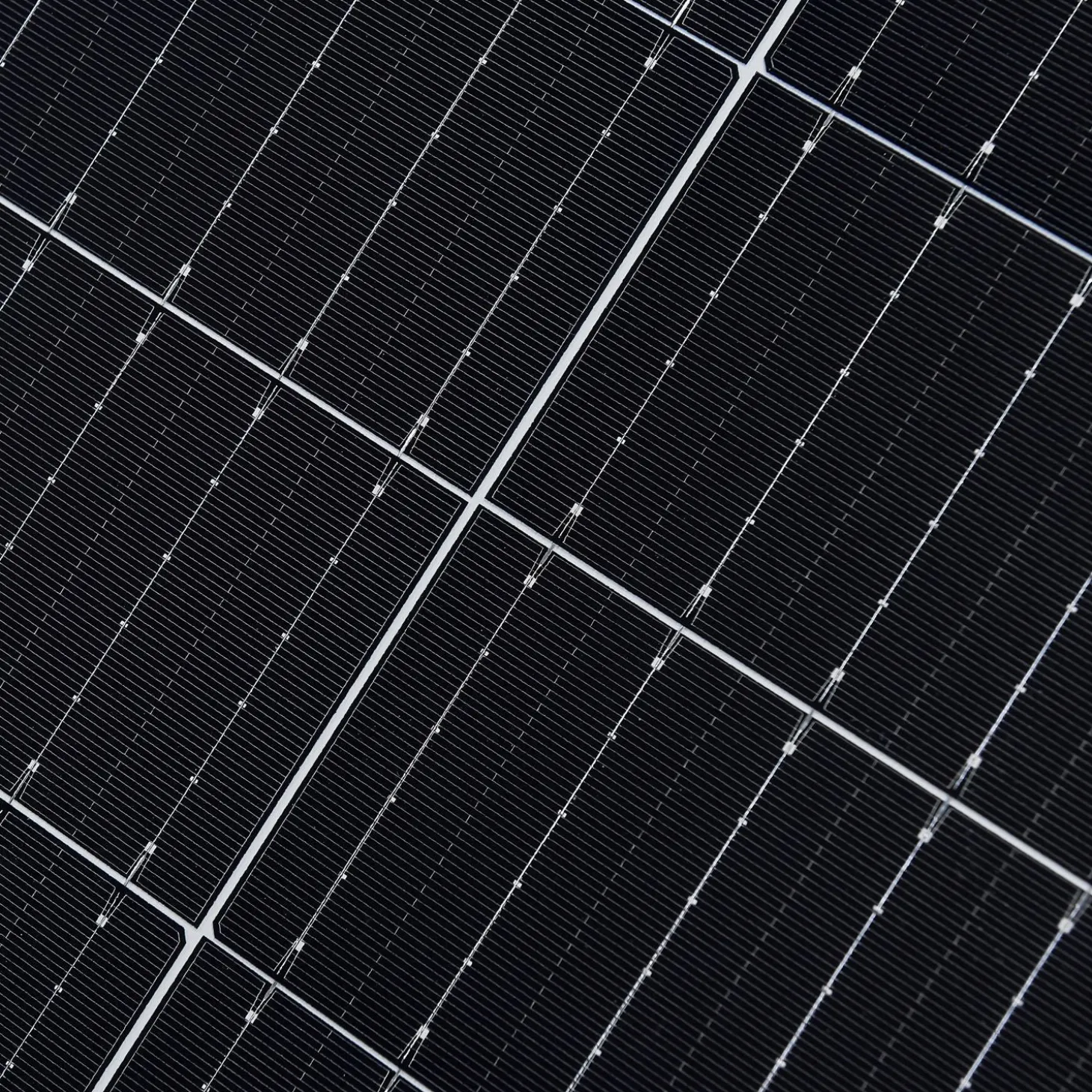 Solaranlage Set mit 8 Longi 400 W Solarpaneele & Wechselrichter